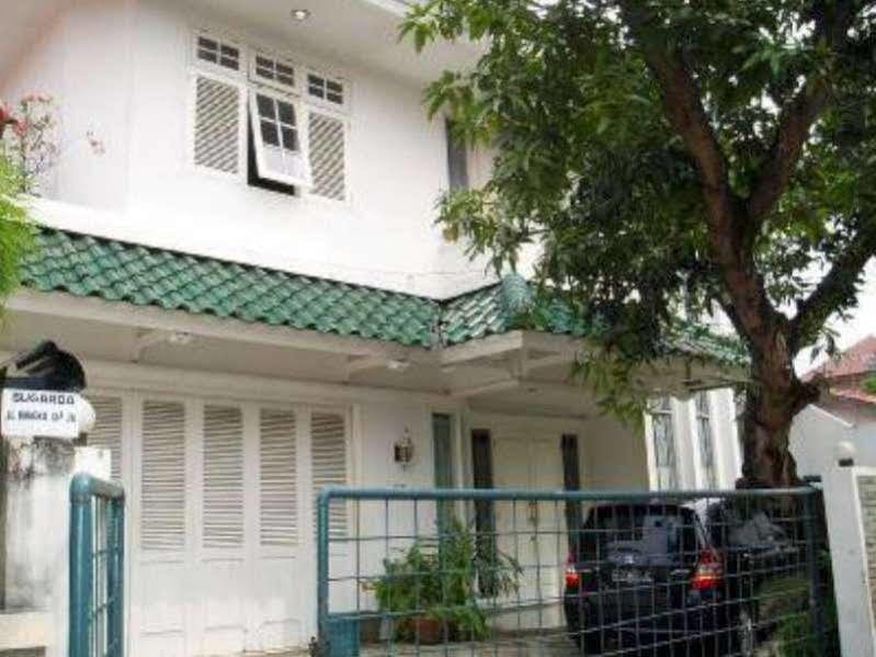 Bangka Bed And Breakfast Джакарта Екстериор снимка