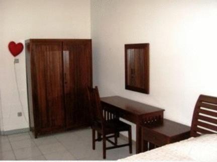 Bangka Bed And Breakfast Джакарта Екстериор снимка